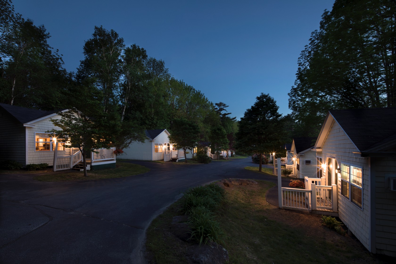 Pet Friendly King Cottage Hotel Suite in Camden Maine Near ...