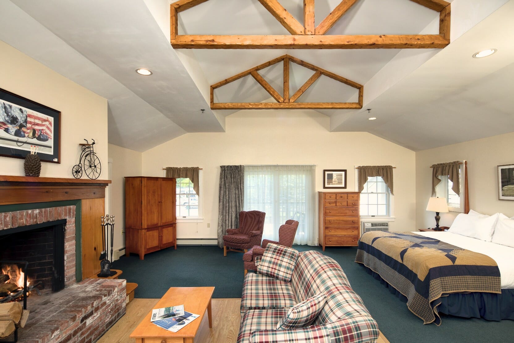 large suite for group accommodations in camden maine