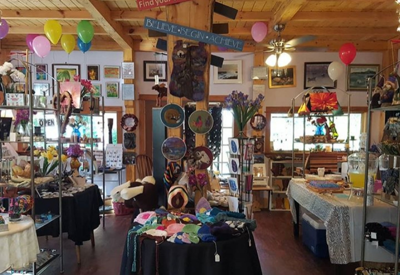 inside of bonnies place in rockport maine - arts, crafts, shop