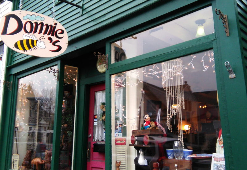 Shopping Camden Maine - Donnie B's